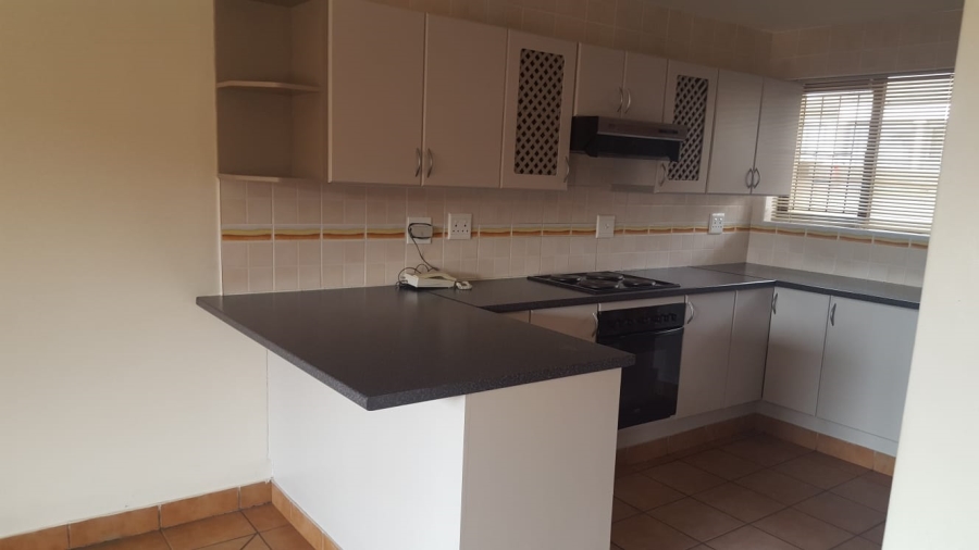 To Let 3 Bedroom Property for Rent in Island View Western Cape